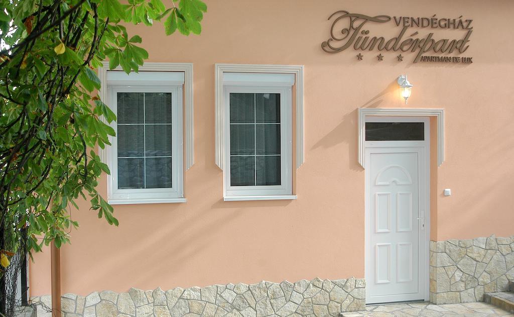Tuenderpart Vendeghaz Hotel เอ็กเกอร์ ภายนอก รูปภาพ