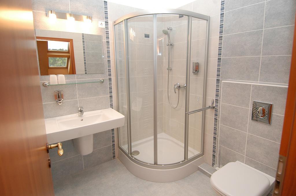 Tuenderpart Vendeghaz Hotel เอ็กเกอร์ ภายนอก รูปภาพ